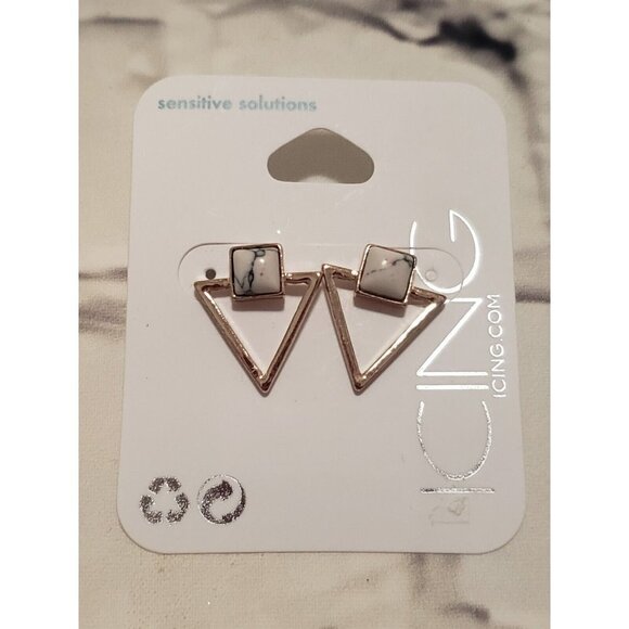 NWT Icing Gold Stone Triangle Earrings For Pierced Ears Post Backs Sensitive - Picture 1 of 1